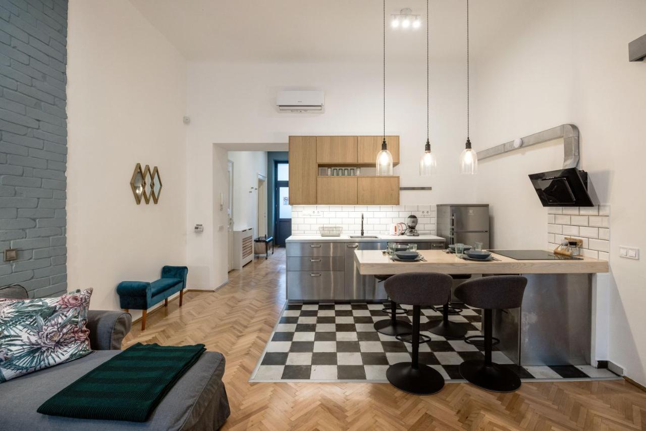 Industrial Fantasy Apartment Budapest Exterior foto